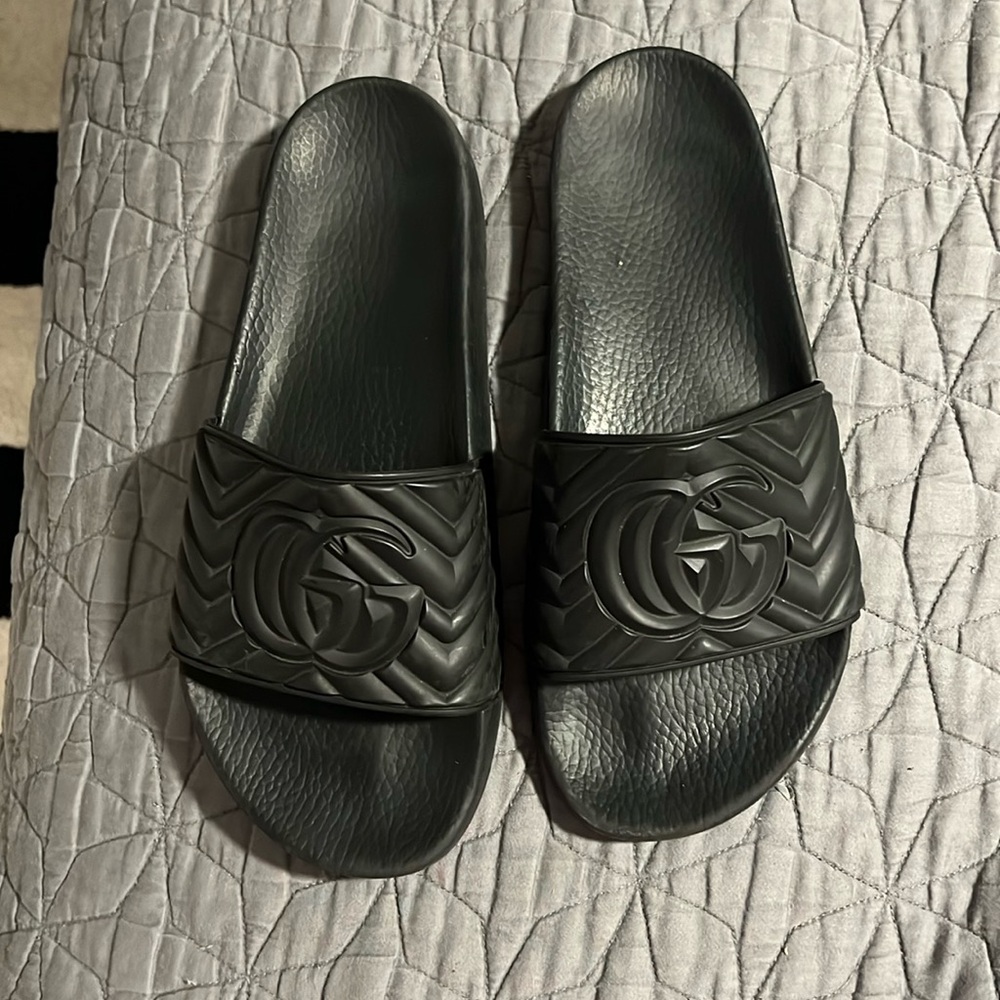Men’s gucci slides